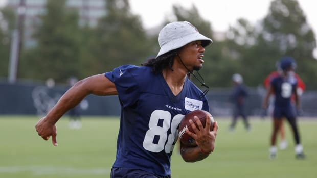 Jun 15, 2022; Houston, TX, USA; Houston Texans wide receiver John Metchie III (88) runs with the ball during minicamp at Houston Methodist Training Center.